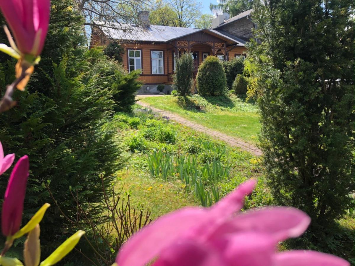 Willa "Mazowsze" Nałęczów Exteriör bild